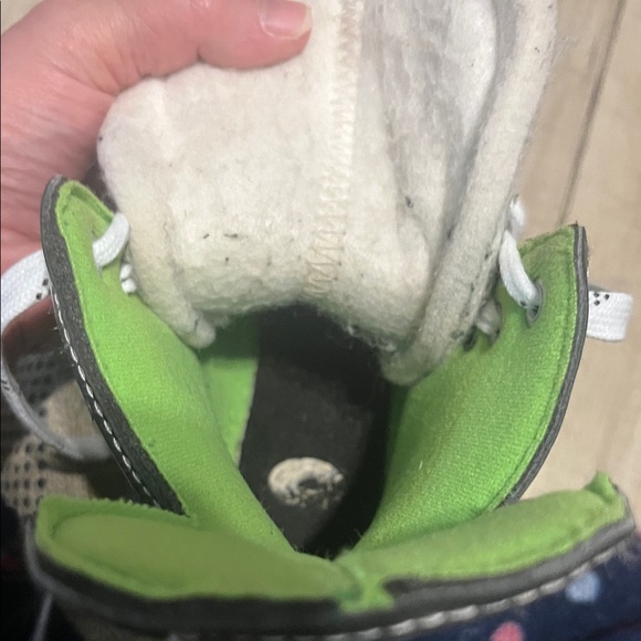 Junior - 2.5 - Bauer Black and White Hockey Skates with Neon Green Accents - Picture 16 of 16